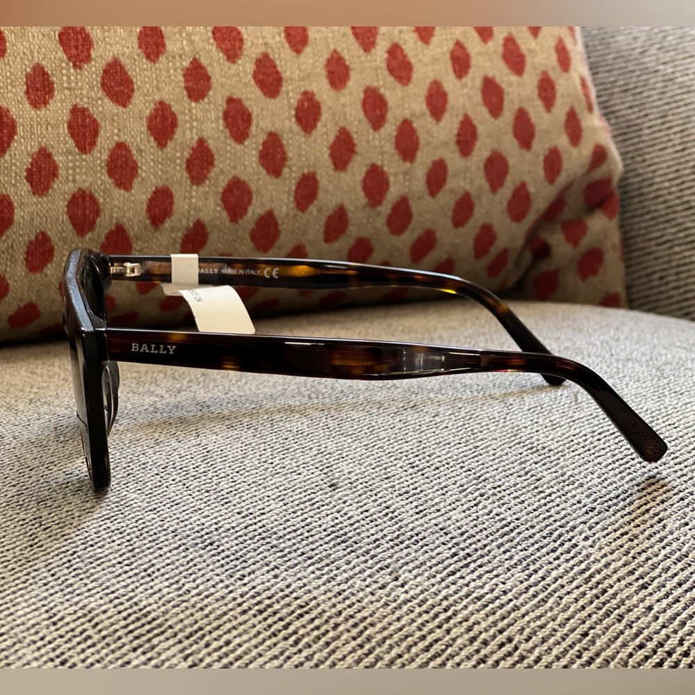 Bally Tortoise Sunglasses with Case NWT - Picture 3 of 6